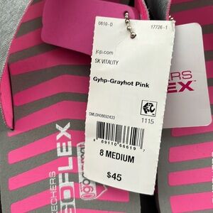 Sketchers flip flops